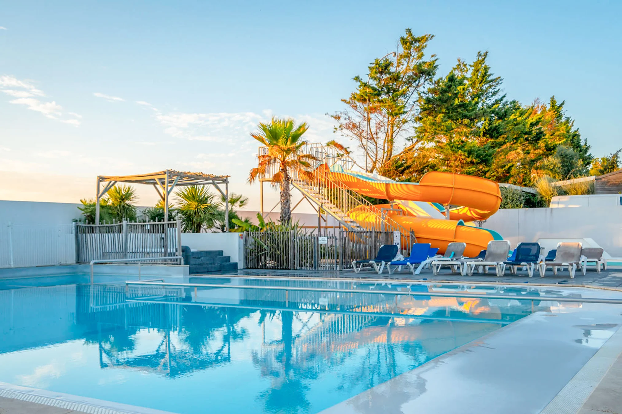 2024.08.27 camping au petit port sunset + piscine web 7408864